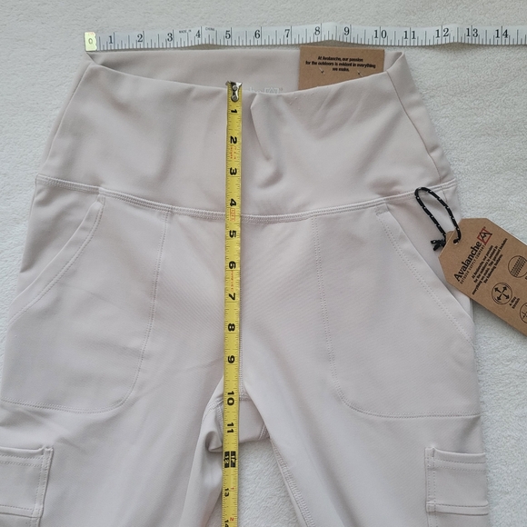 4 Pocket Cargo High Rise Legging Comfort Stretch & Compression Cream NEW - Picture 3 of 14
